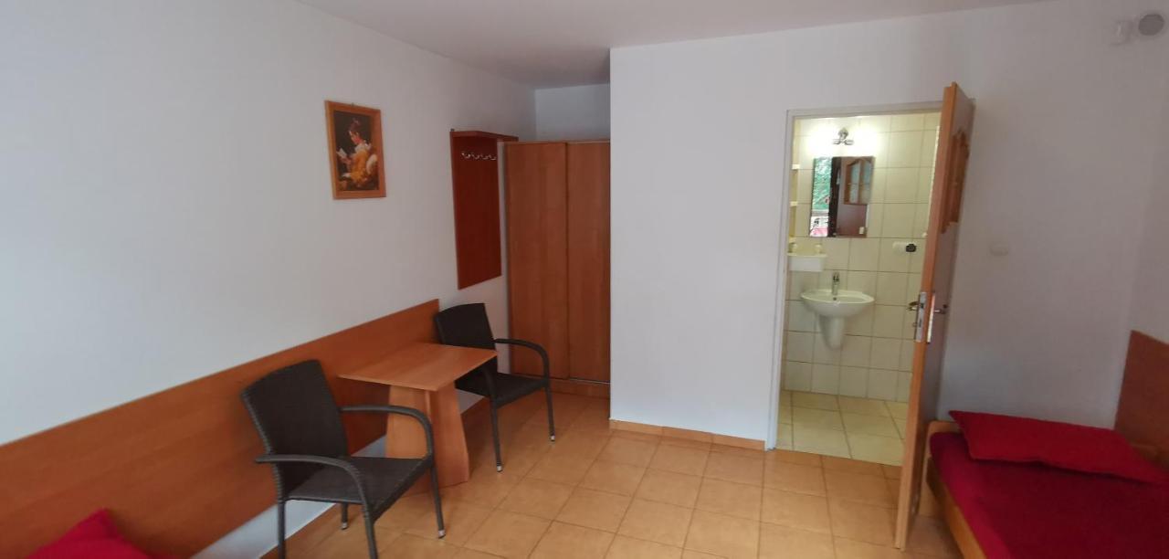 Hotel Pod Filarami Pobierowo Esterno foto