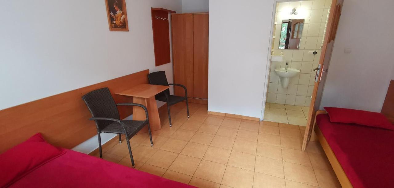Hotel Pod Filarami Pobierowo Esterno foto