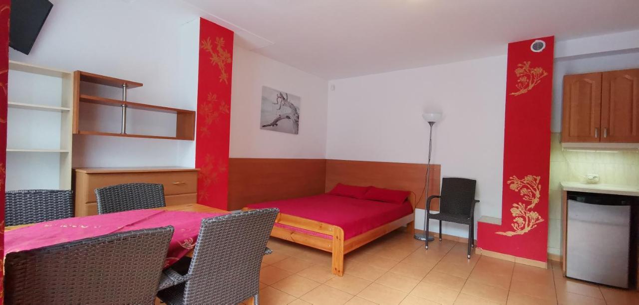 Hotel Pod Filarami Pobierowo Esterno foto