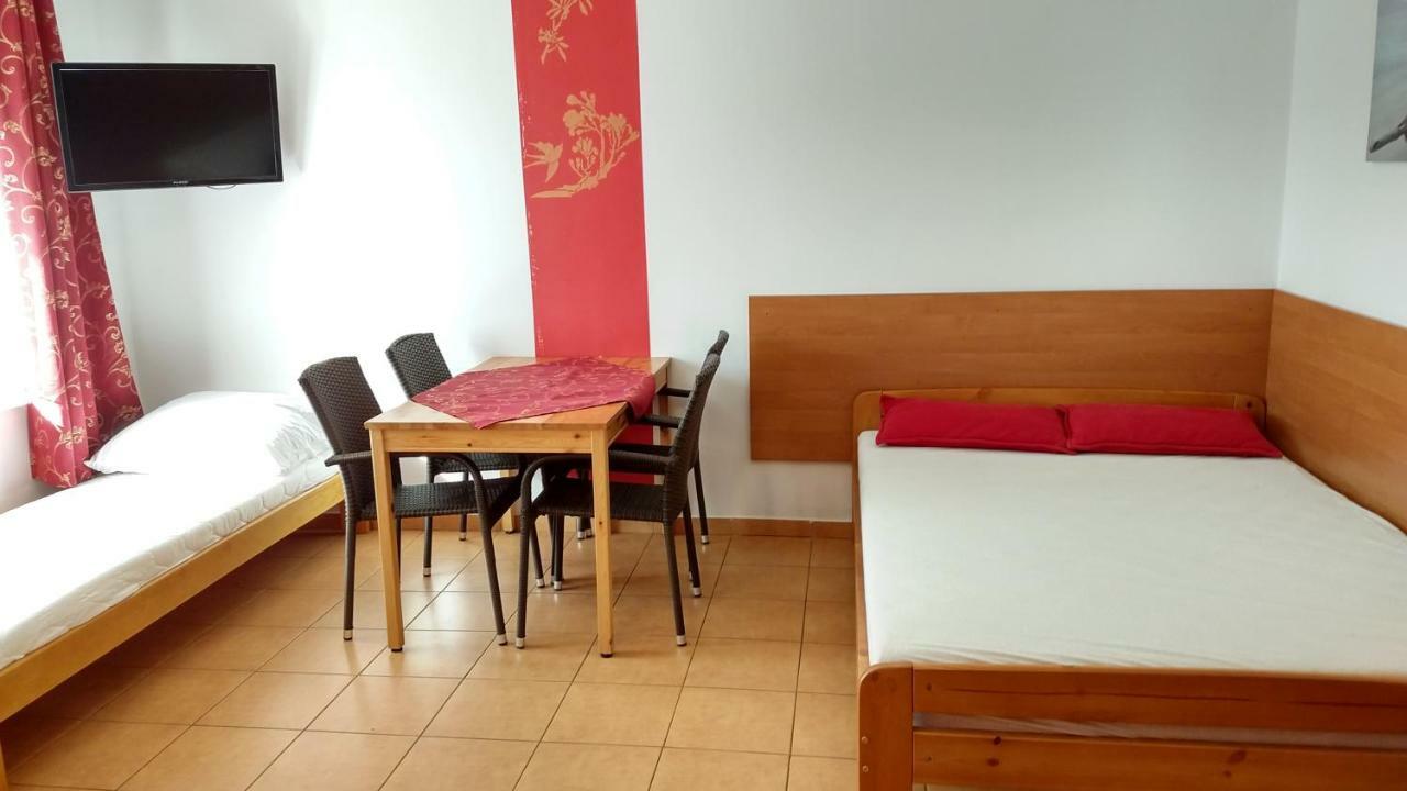 Hotel Pod Filarami Pobierowo Esterno foto